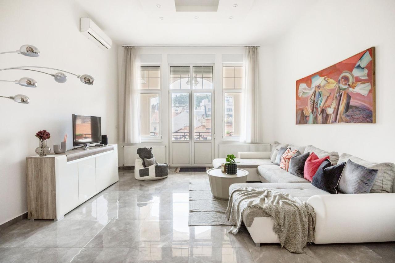 Skyline Serenity Retreat @vaci Famous Street Appartement *