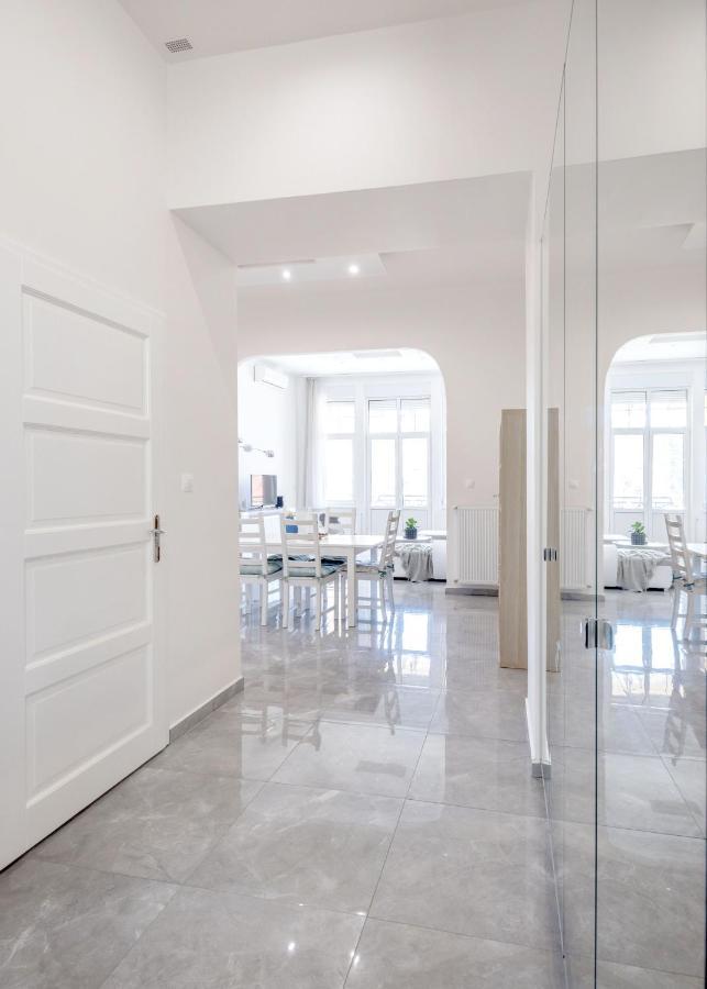 Skyline Serenity Retreat @vaci Famous Street Appartement Budapest
